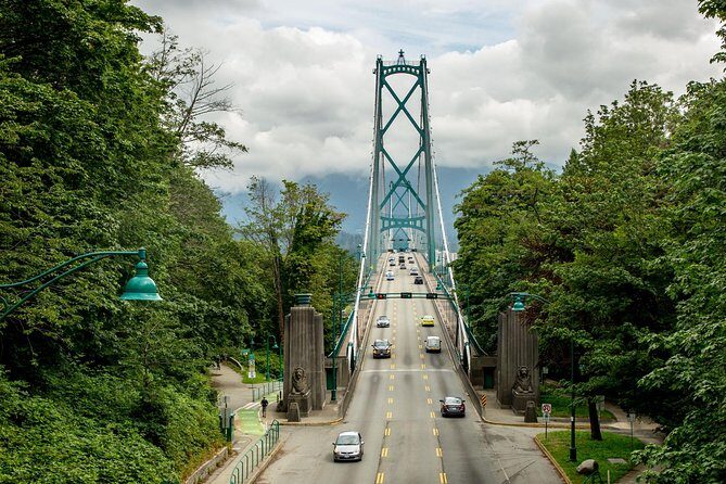 Lighthouse Park Hiking / Horseshoe Bay Discovery Tour - An Honest Look at the Tour Experience