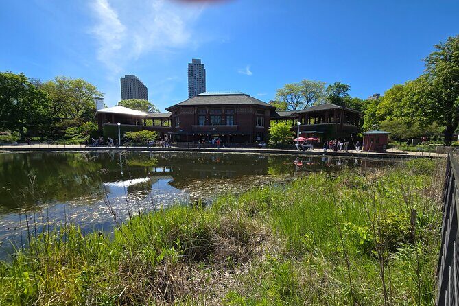 Lincoln Park Nature Museum & Zoo Private Walking Tour - A Deep Dive into the Lincoln Park Experience
