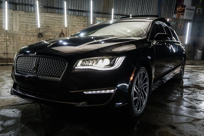 Lincoln Strecth Limousine with Wi Fi on board - The drivers: professionalism and friendliness