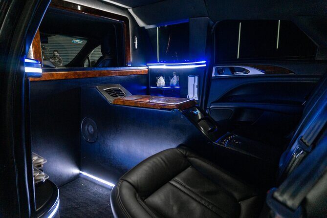 Lincoln Stretch limo from Cancun Hotel Zone to Cancun Airport - The Experience Breakdown