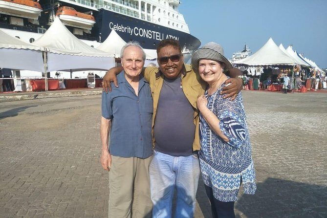 LITTLE KOCHI TUK-TUK TOURS With Pickup from Cruise Ships - Enjoying Fort Kochi Beach