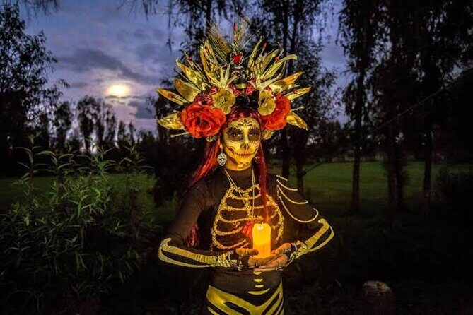 Live Noche de Muertos at Xochimilco: Dinner and local beers - The Experience in Detail