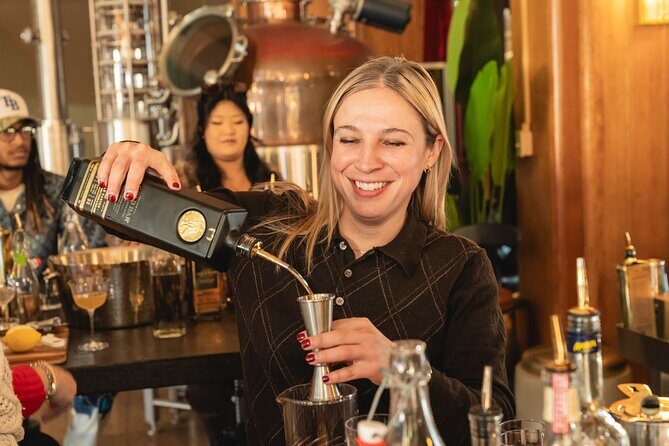 Local Distillery Cocktail Class: Skyline Views and City History - Key Points