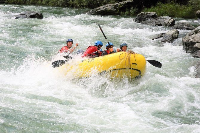 Local half past 12 meeting, rafting tour half day (3 hours) - Key Points