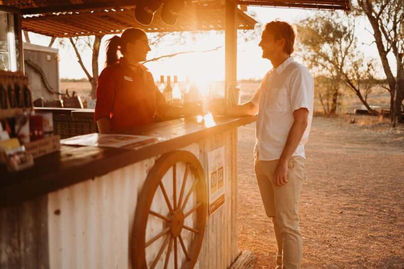 Longreach: Smithy's Outback Dinner and Show - Key Points