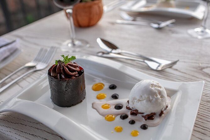 Lookout Cafe Lunch In Victoria Falls - Who Should Book This Experience?