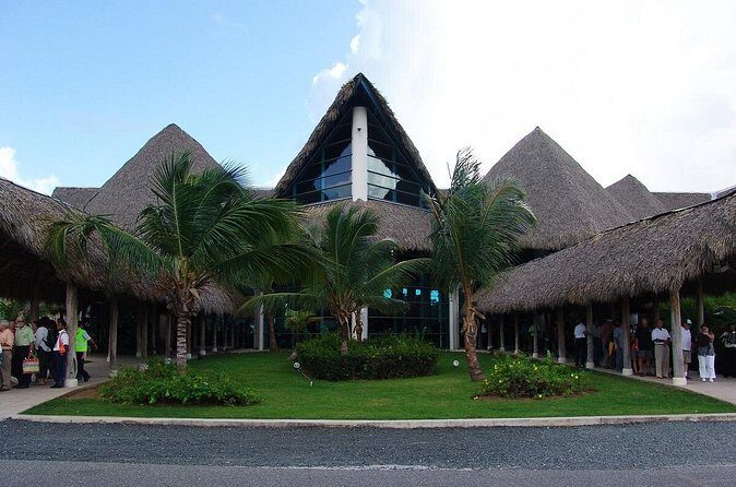 Lopesan Costa Bávaro-Punta Cana Airport Transfer - Who Will Benefit Most from This Shuttle?