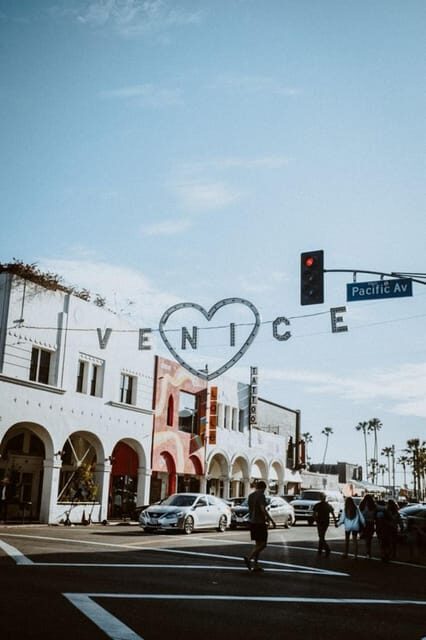 Los Angeles : Downtown Walking Tour With A Guide - Key Points