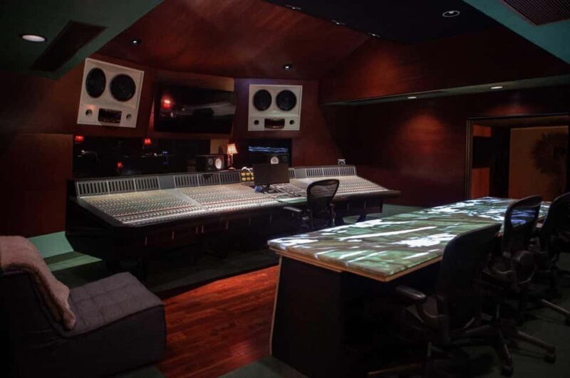 Los Angeles: One On One Recording Studios Tour - FAQs