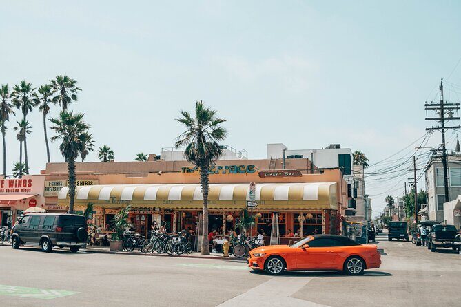 Los Angeles Street Art Photoshoot: Funky Venice with a Personal Photographer - Key Points