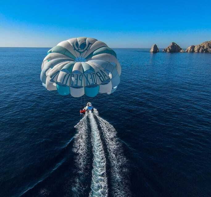 Los Cabos: Parasailing, a new perspective from the skies. - What to Expect and What to Bring