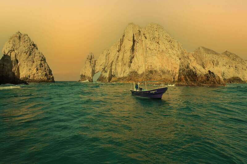 Los Cabos: Sunset Boat Tour to the Arch and Sea Lions - Practical Considerations and Value