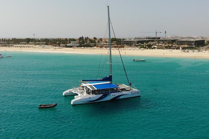 Lounge Catamaran SODADE Half-Day - FAQs
