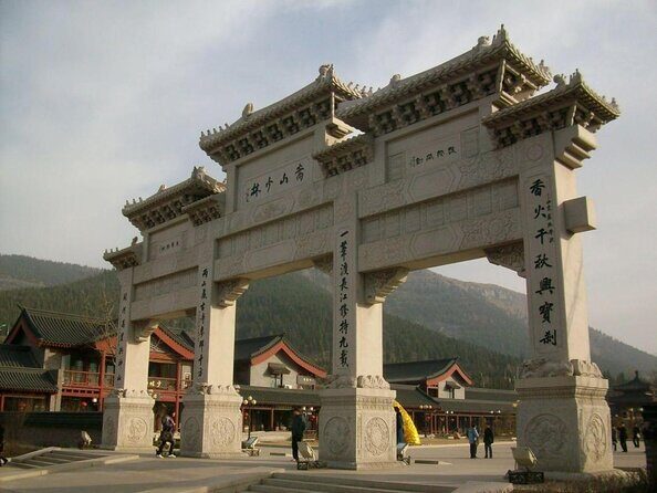 Louyang Day Tour from Xian: Longmen Grottoes and Shaolin Temple - An In-Depth Look at the Tour Itinerary