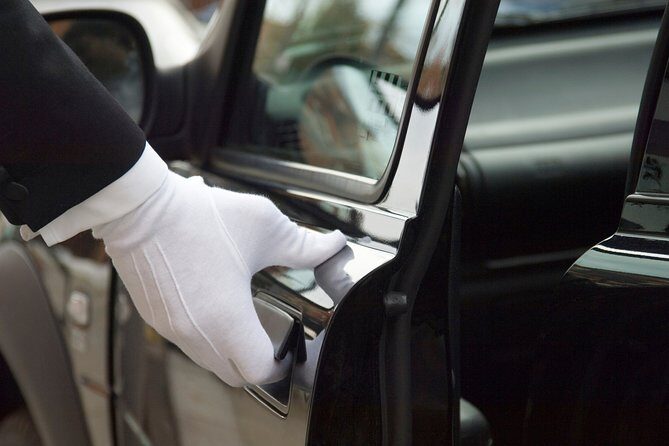 Low Cost :- Hire Full or Half Day Executive Luxury Car Services in Toronto - FAQ