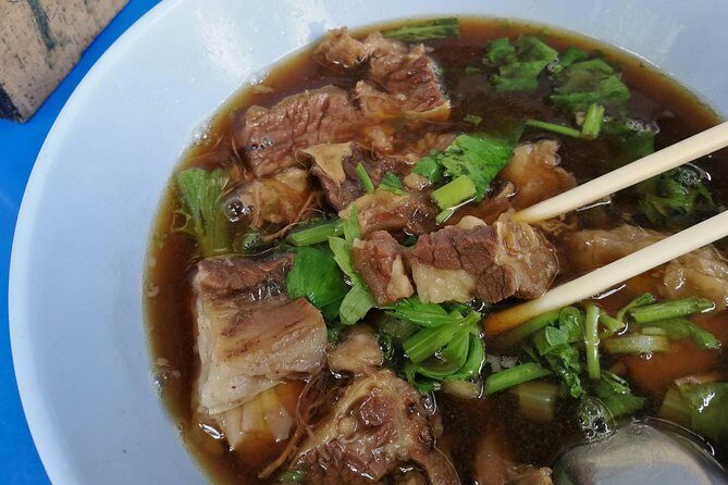 LR-01 TaLad NangLerng, ride along the old town and try local street foods - Why We Love This Tour