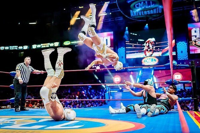 Lucha Libre VIP EN Front Row at Arena México - Key Points