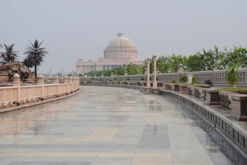 Lucknow: Private Day Tour with Lunch and Hotel Pickup - Comfort, Convenience, and Personal Touch