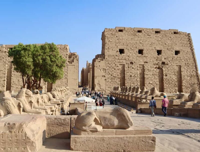 Luxor: East and/or West Banks Guided Tour with Lunch - Authentic Experiences and Authentic Food