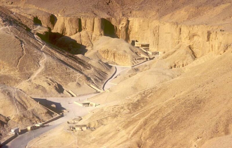 Luxor Private Tour: Medinat Habu & Valley of the Queens. - Key Points