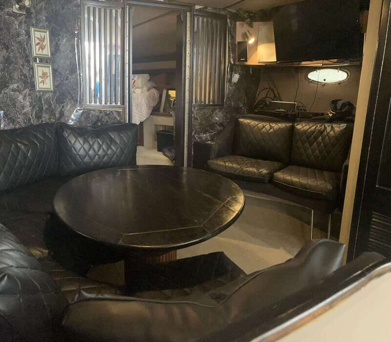 Luxurious 40ft Yacht Charter - Analyzing the Value: Is It Worth the Price?