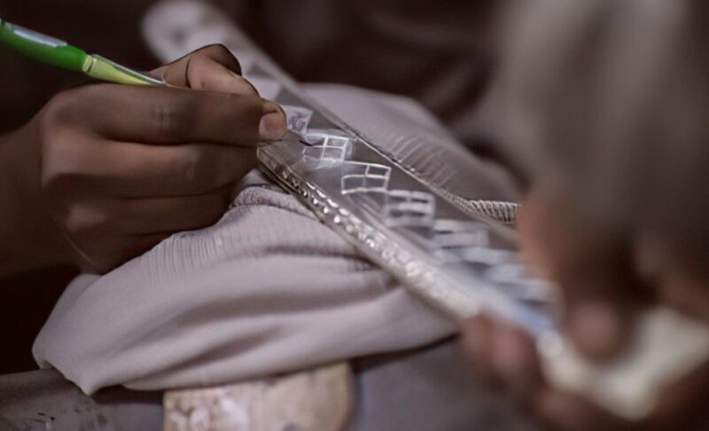 Luxury Boat ride, Havelis, Heritage Walk & High Tea - Meeting the 5th-Generation Sword Makers