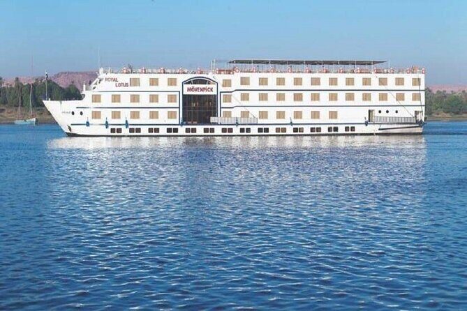 Luxury Cairo Nile Dinner Cruise and Show - Nile Maxim Cruise - The Entertainment and Atmosphere