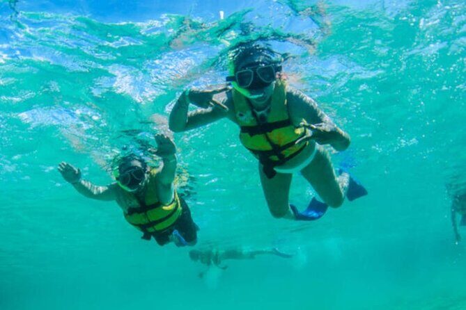 Luxury Cozumel Catamaran: Snorkel, Beach Club & Relaxation - Practical Tips for a Great Day