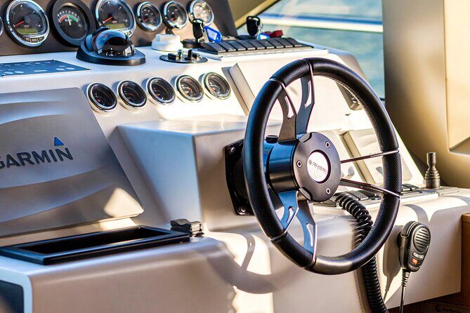Luxury cruise on The Pearl 48ft to Atlantis & Burj Al Arab. - Who Should Consider This Tour?