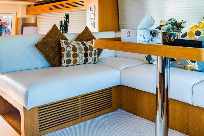 Luxury cruise on The Pearl 48ft to Atlantis & Burj Al Arab. - FAQ