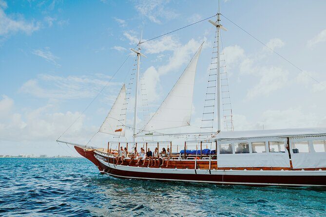Luxury Four-Course Caribbean Dinner Cruise Experience - Departure and Setting the Scene