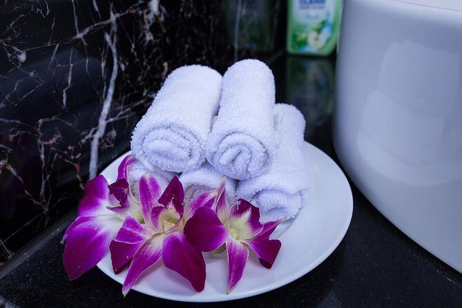 Luxury Halong Bay 1 Day on Cruises From Hanoi with Bus & Lunch - The Sum Up