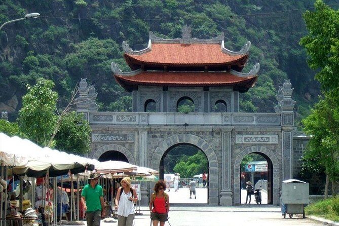 Luxury Hoa Lu - Tam Coc 1 Day Tour From Hanoi - By Limousine & Small Group - What Makes This Tour Stand Out?