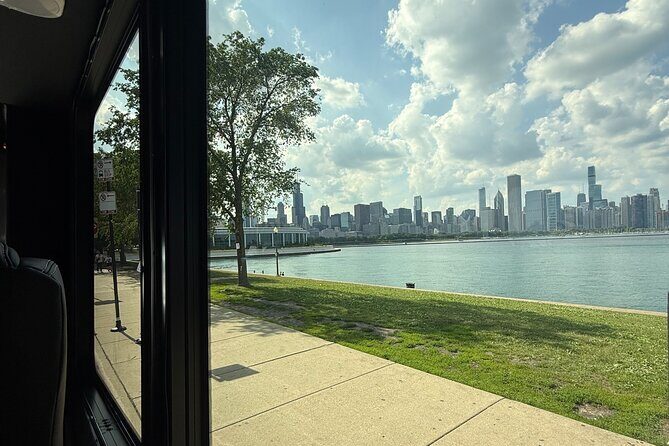 Luxury Minibus Chicago City Tour - The Sum Up