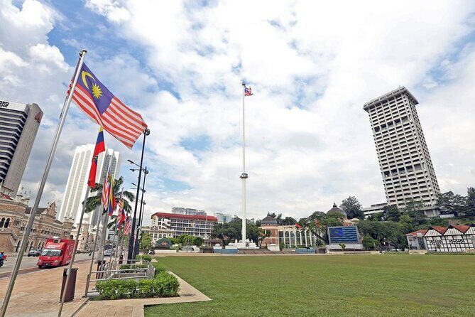 LUXURY Private day tour: Kuala Lumpur & Malacca from Singapore by licensed guide - The Tour Experience: What You Can Expect