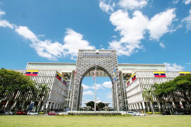 LUXURY Private day tour: Kuala Lumpur & Malacca from Singapore by licensed guide - The Sum Up: Who Should Consider This Tour?