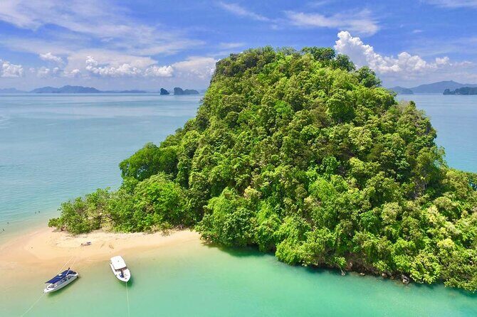 Luxury Private Motor Yacht Charter by Simba Sea Trips - Who Would Love This Experience?