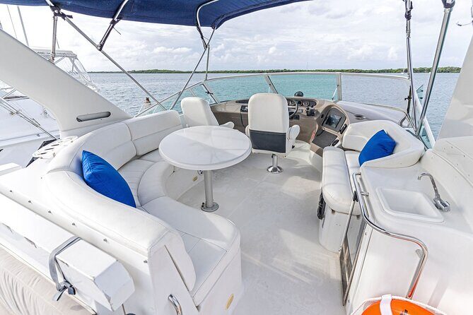 Luxury Private Yacht Charter Aruba - Eden Luca Yachts - Introduction: Setting Sail in Arubas Luxury Yacht Experience