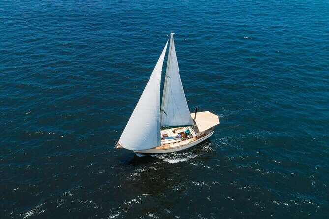 Luxury Puerto Vallarta Shared Sailing Tour: Sail, Swim & Dine - An In-Depth Look at the Puerto Vallarta Sailing Tour