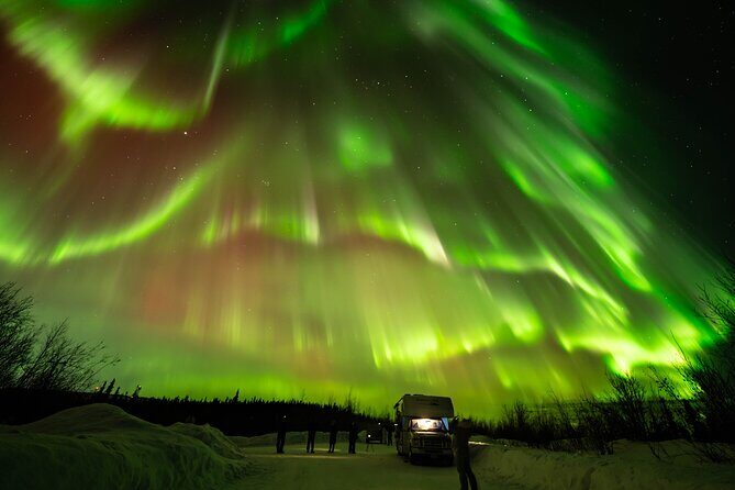 Luxury RV Small Group Aurora Chasing Tour with Photography - Key Points