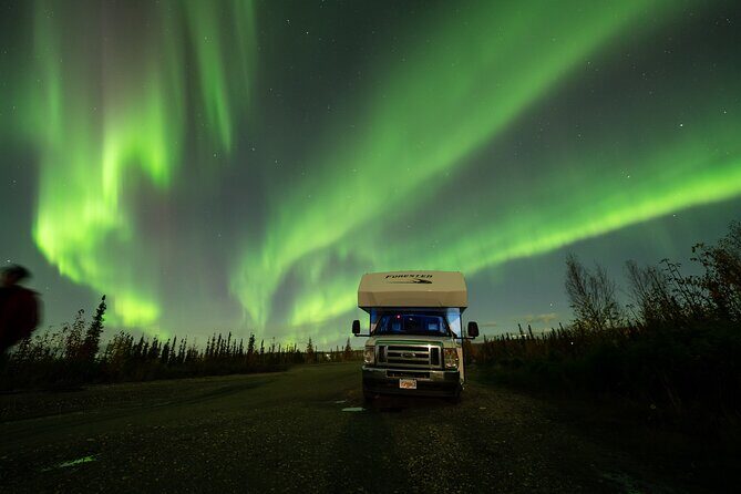 Luxury RV Small Group Aurora Chasing Tour with Photography - The Viewing Experience