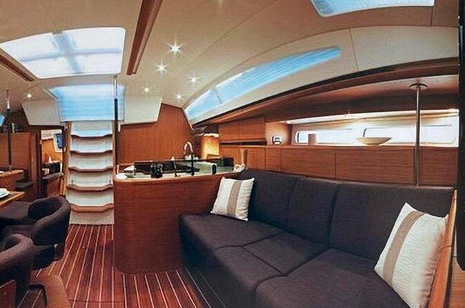 Luxury Sailboat 50 feet in Private for up to 9 People 4 hrs - The Sum Up