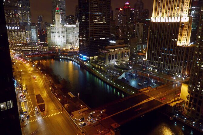 Luxury Sedan 4-Hours Sightseeing Tour in Chicago Hourly Service - Key Points