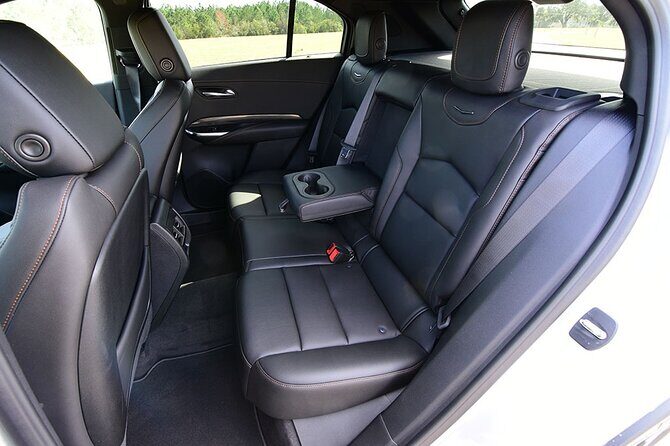 Luxury Sedan Departure from Manhattan to LaGuardia Airport LGA - A Practical Look at the Private Luxury Transfer Service