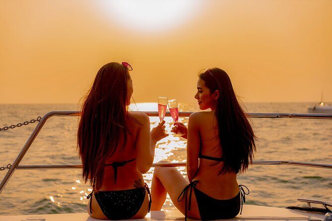 Luxury Sunset Sailing Cruise in Cancun with Light Dinner and Open Bar - What to Expect from the Luxury Sunset Sailing Cruise