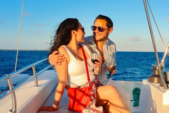 Luxury Sunset Sailing Cruise in Cancun with Light Dinner and Open Bar - Who is this cruise best suited for?