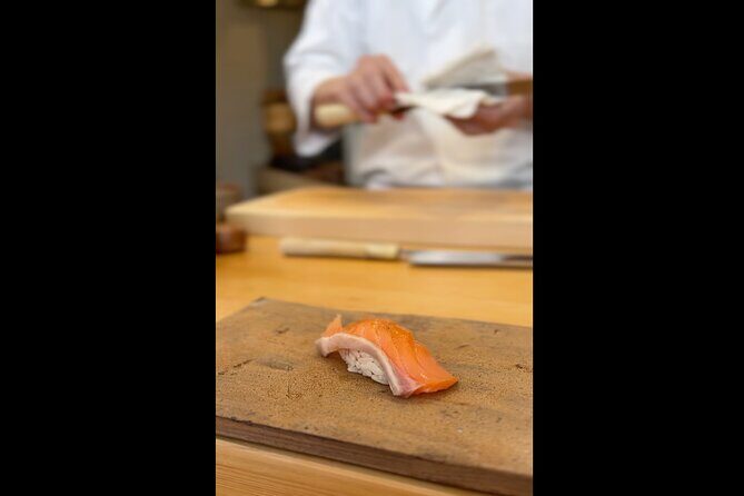 Luxury Sushi and Strolling Tour - Key Points