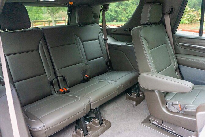 Luxury Suv O'Hare or Midway Airport (Curbside) Chicago OneWay - The Sum Up