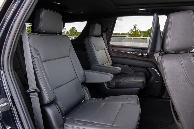 Luxury Suv O'Hare or Midway Airport (Curbside) Chicago OneWay - FAQ