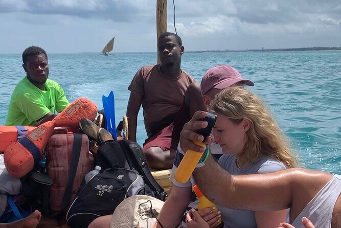 Luxury Swimming with DOLPHINS IN MNEMBA and LUNCH - FAQ